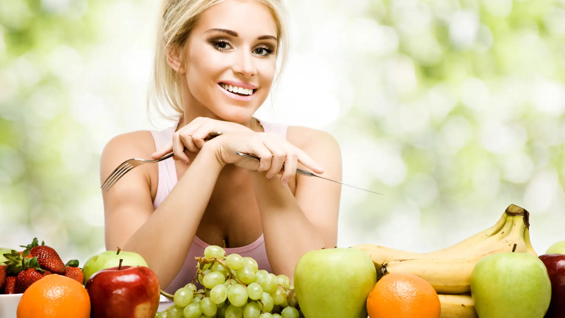 Tomar verduras y frutas mejora la salud.