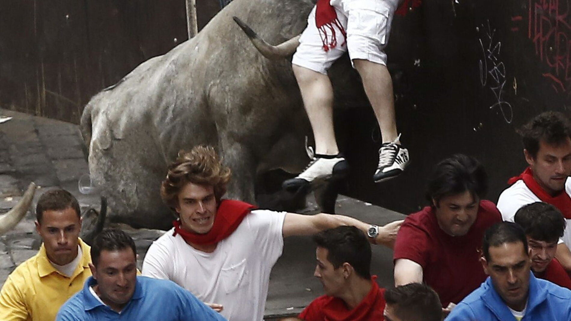 Espectacular cogida en la curva de Mercaderes con un peligroso toro de Jos&eacute; Escolar