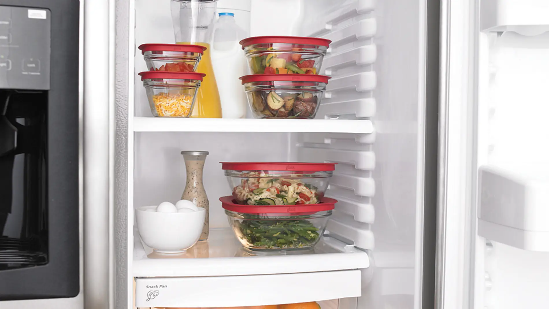 Почему в холодильнике тепло. Хранение продуктов в холодильнике. Холодильник с продуктами. Маленький холодильник для еды. Холодильник приготовленной пищей.