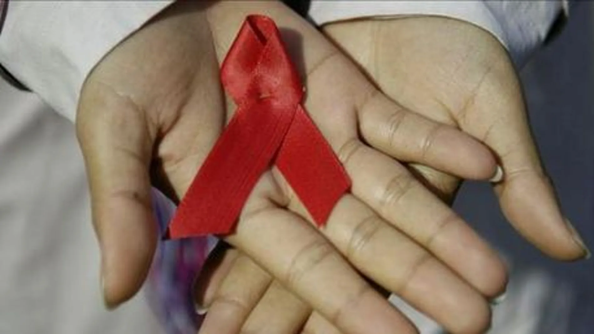 Lazo rojo que simboliza la lucha contra el sida Lazo rojo que simboliza la lucha contra el sida