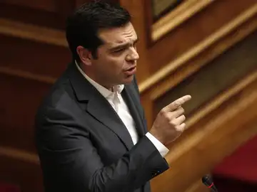 El primer ministro griego, Alexis Tsipras, en la sede del Parlamento, en Atenas (Grecia) El primer ministro griego, Alexis Tsipras, en la sede del Parlamento, en Atenas (Grecia)