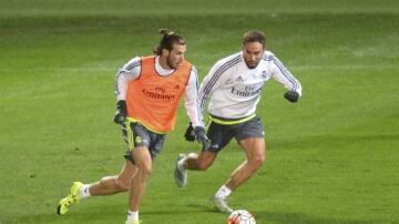Gareth Bale y Carvajal durante el entrenamiento