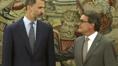 El Rey Felipe VI y Artur Mas durante la reunión en el Palacio de la Zarzuela El Rey Felipe VI y Artur Mas durante la reunión en el Palacio de la Zarzuela