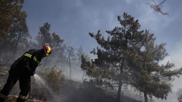 Cuatro incendios siguen activos en Grecia