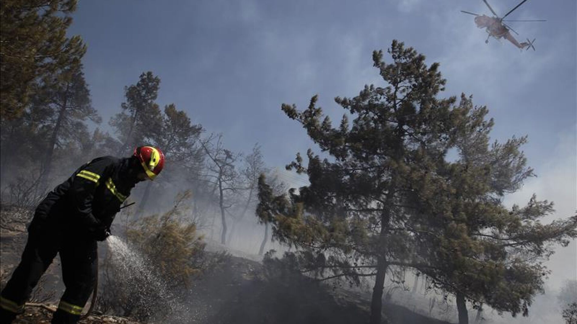 Cuatro incendios siguen activos en Grecia