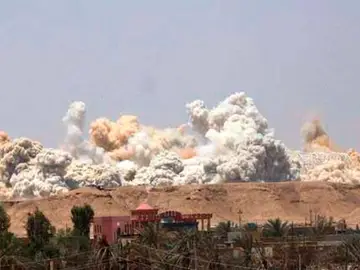 ISIS vuela el estadio olímpico de Ramadi ISIS vuela el estadio olímpico de Ramadi