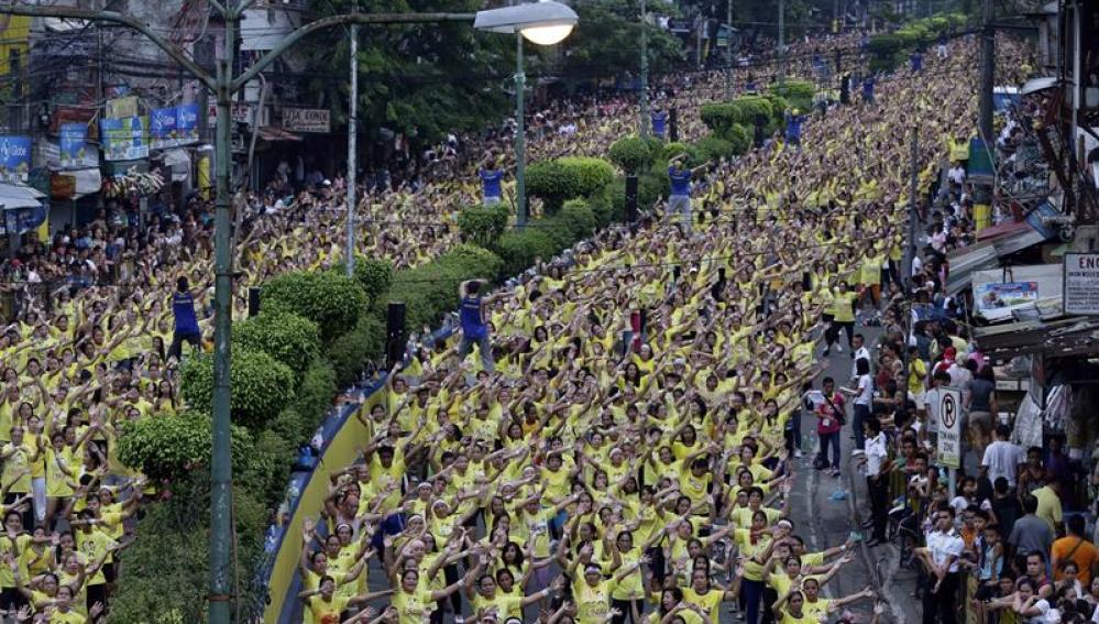 Manila bate el récord guinnes con la mayor clase de zumba del mundo 