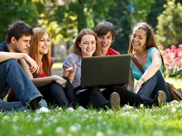 Estudiantes universitarios Estudiantes universitarios