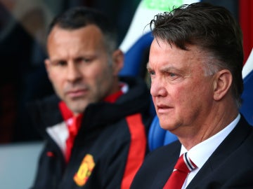 Van Gaal, en el banquillo del United