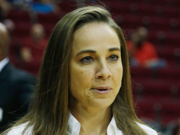 Becky Hammon, asistente de los Spurs Becky Hammon, asistente de los Spurs