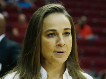 Becky Hammon, asistente de los Spurs Becky Hammon, asistente de los Spurs