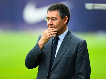 Bartomeu, pensativo durante un entrenamiento del Barça Bartomeu, pensativo durante un entrenamiento del Barça