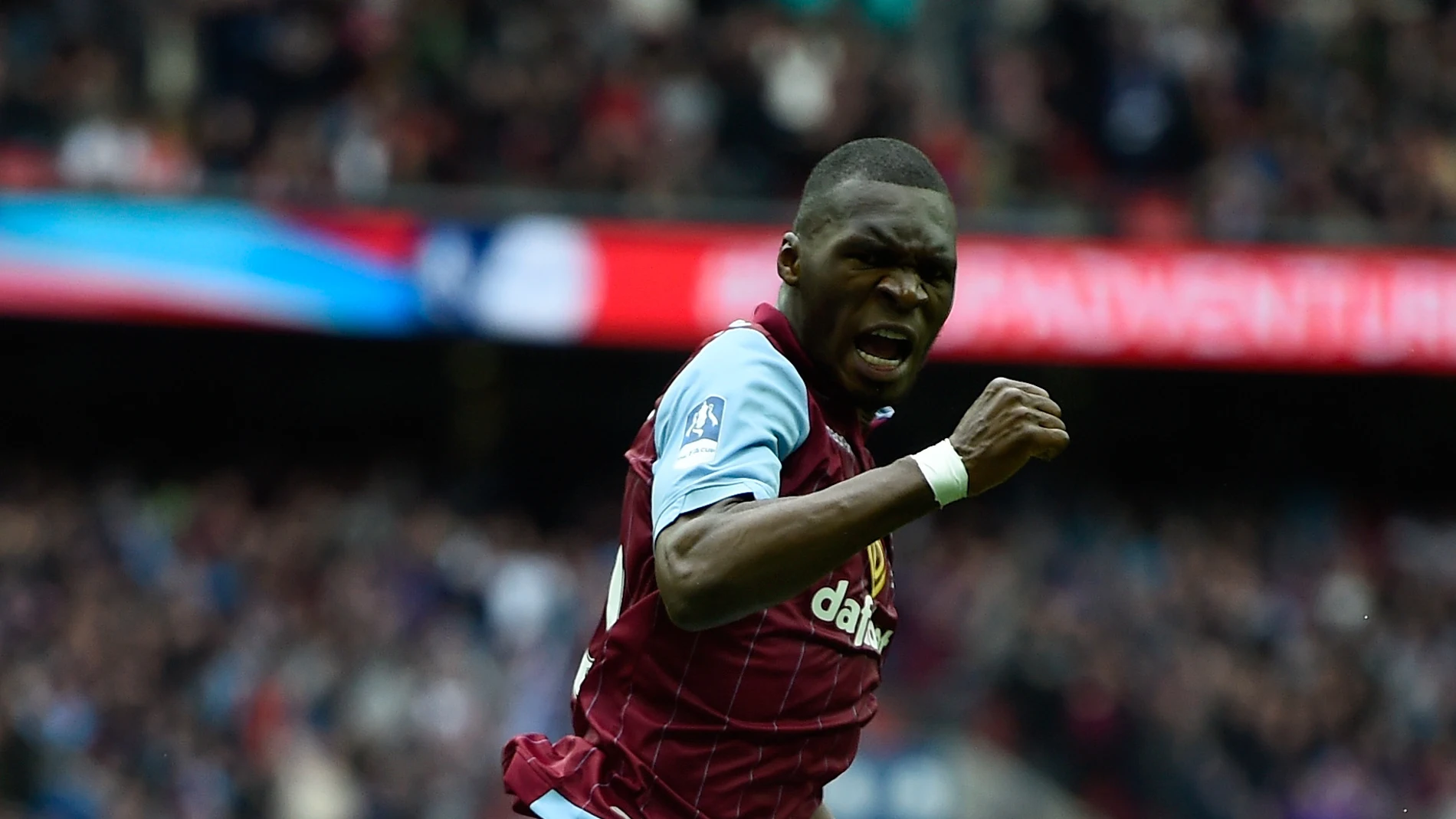 Benteke celebra un gol contra el Liverpool Benteke celebra un gol contra el Liverpool
