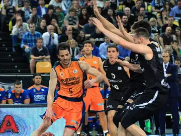 Pau Ribas con el Valencia Basket. Pau Ribas con el Valencia Basket.