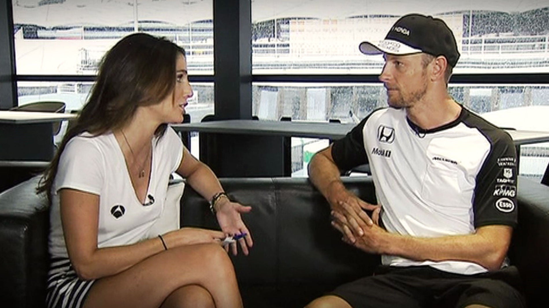 Luc&iacute;a entrevista a Button