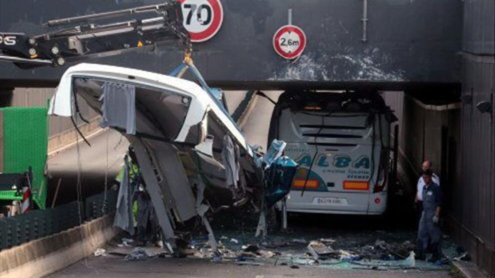 El conductor del autobús de Francia admite que se fio del GPS