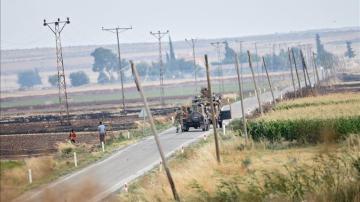 Tropas turcas patrullando la frontera