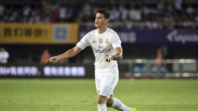James, Benzema, Pepe y Arbeloa se entrenan con el grupo