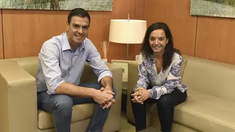 El líder del PSOE, Pedro Sánchez, durante la reunión con la nueva responsable del PSM, Sara Hernández El líder del PSOE, Pedro Sánchez, durante la reunión con la nueva responsable del PSM, Sara Hernández