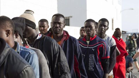 Localizan al noroeste de Albor&aacute;n una patera ocupada por 45 inmigrantes