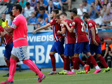 Griezmann y Vietto celebran el 0-2 ante el Oviedo Griezmann y Vietto celebran el 0-2 ante el Oviedo