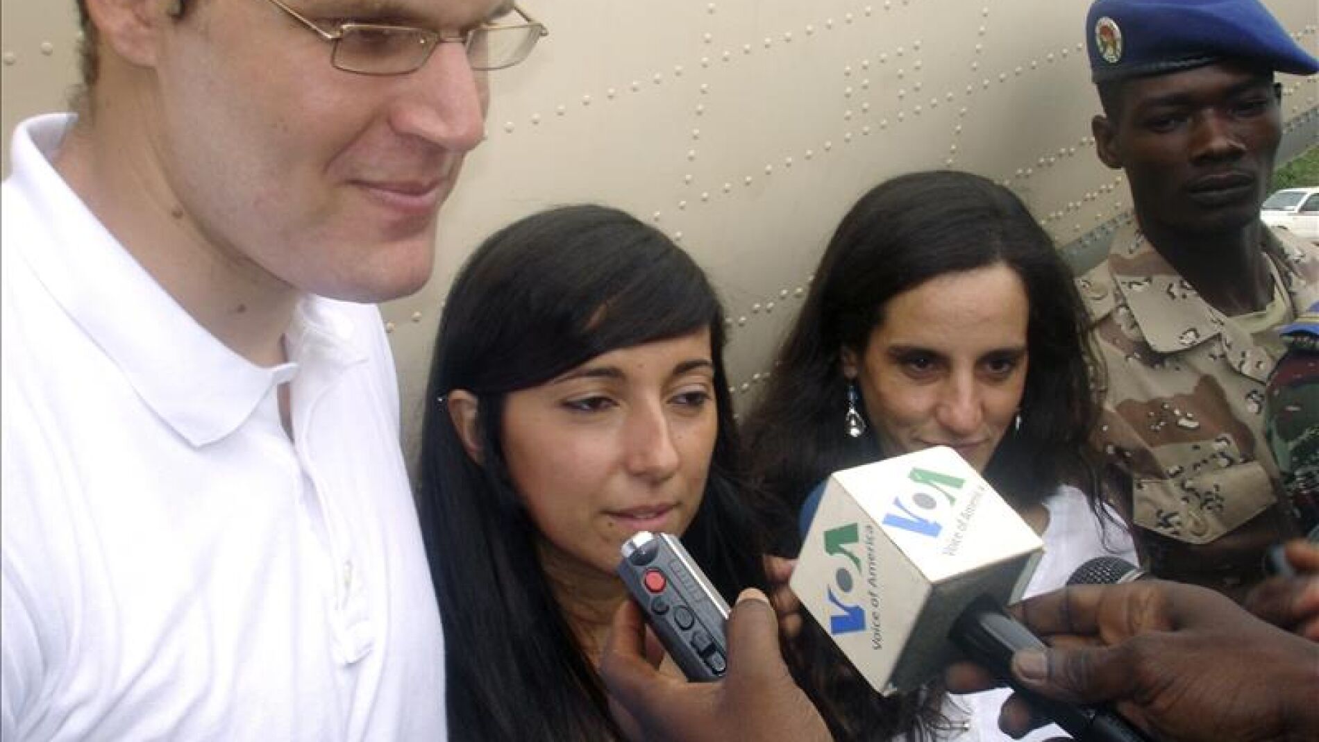 Compa&ntilde;eros de secuestro en el desierto de Mali 