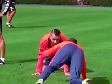 Otamendi, durante un entrenamiento con el Valencia Otamendi, durante un entrenamiento con el Valencia