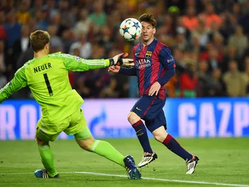 Messi bate a Neuer Messi bate a Neuer