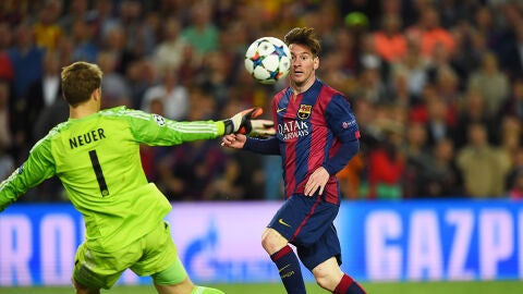 Messi bate a Neuer