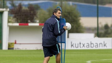 Ernesto Valverde, durante el entrenamiento del Athletic