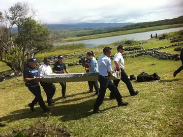 Restos del avión hallados en la isla Reunión Restos del avión hallados en la isla Reunión
