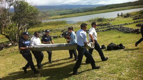 Restos del avi&oacute;n hallados en la isla Reuni&oacute;n
