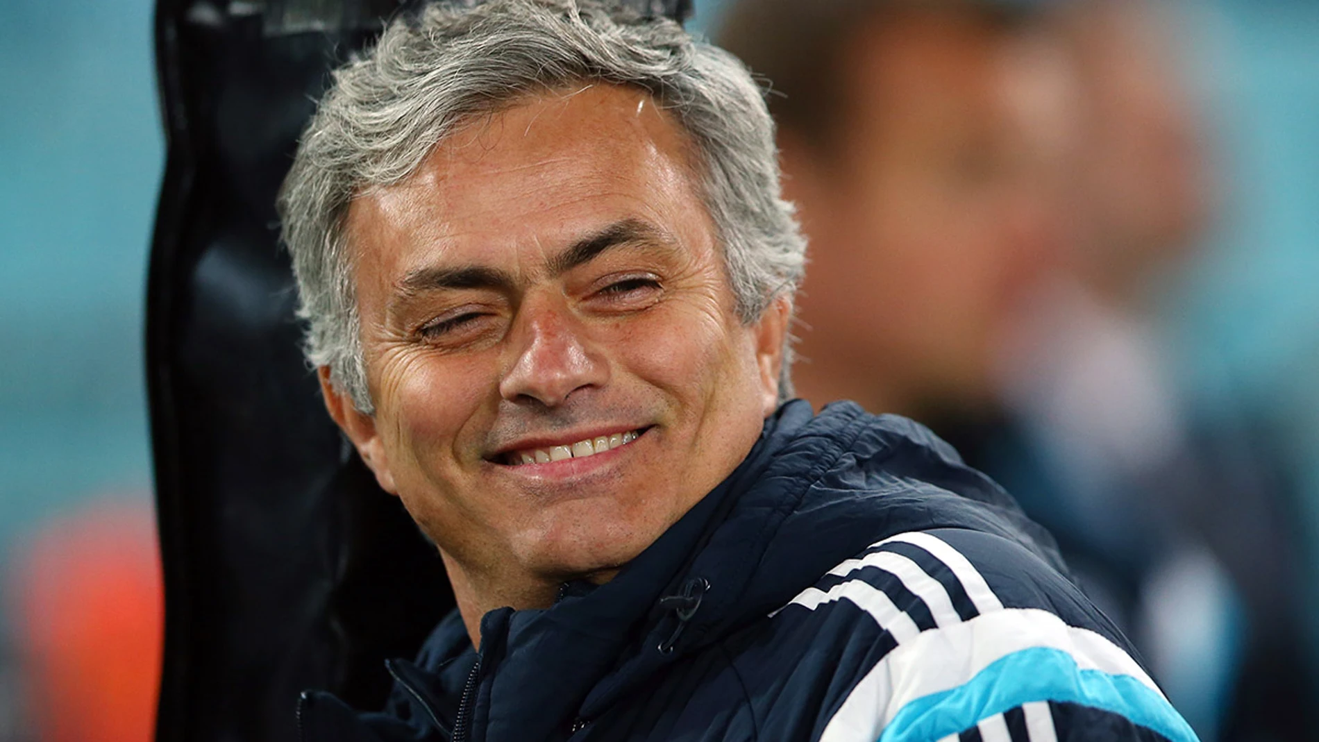 Mourinho sonríe antes de un partido con el Chelsea Mourinho sonríe antes de un partido con el Chelsea