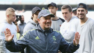 Rafa Benítez, sonriente