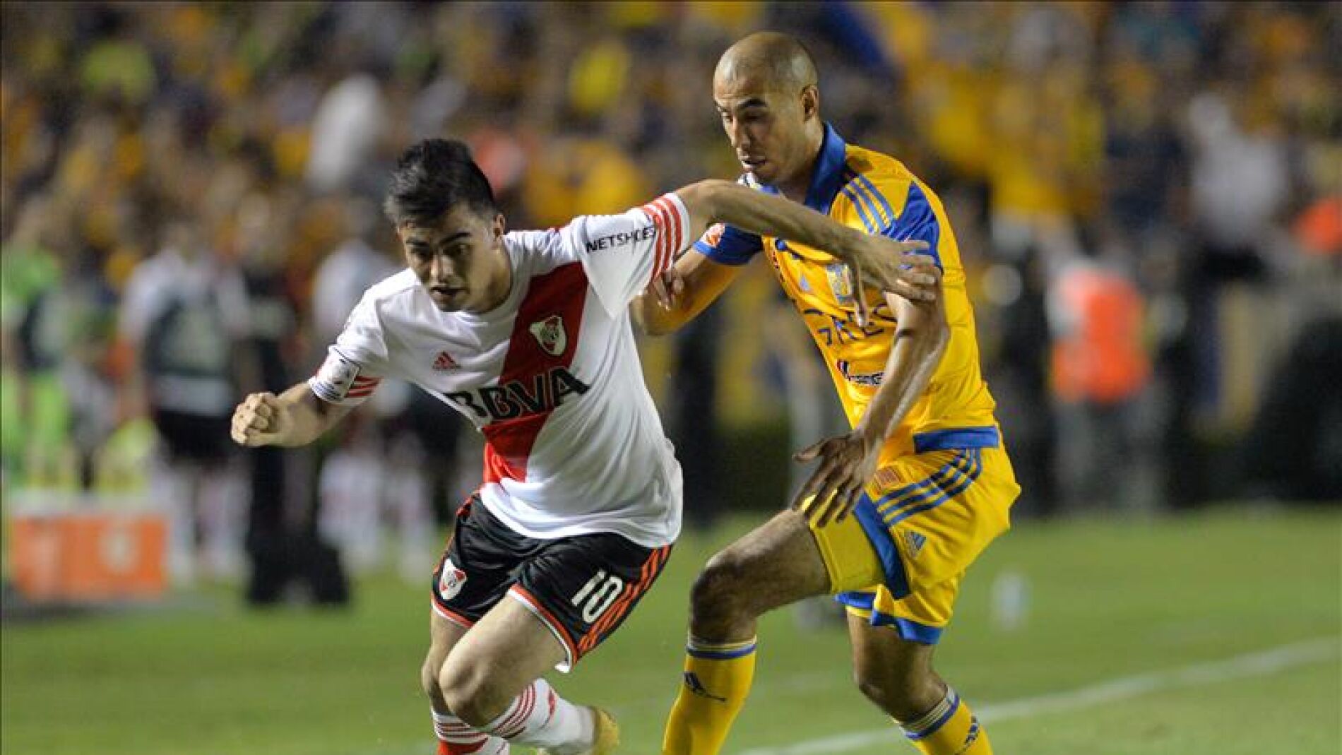 Tigres y River disputan la final de la Copa Libertadores