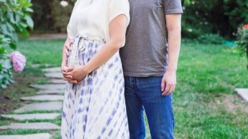 Mark Zuckerberg junto a su mujer embarazada, Priscilla Chan