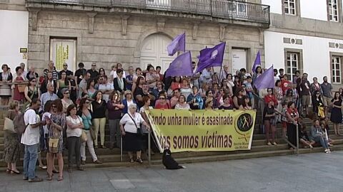 Varias ciudades acogen concentraciones en repulsa del crimen de Mora&ntilde;a