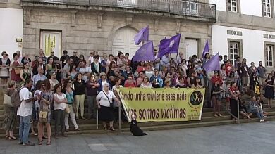Decenas de concentraciones de repulsa en Galicia por el parricidio de Moraña