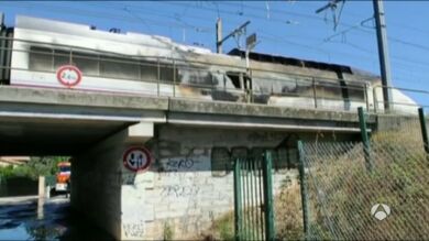 Evacuados 300 pasajeros de un tren español en Francia tras detectarse fuego en la locomotora