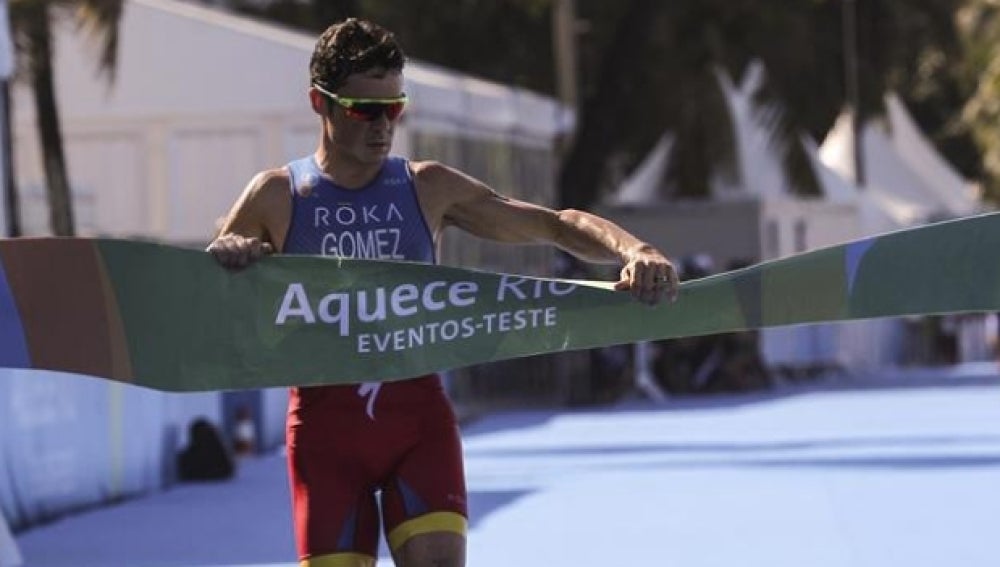 Javier Gómez-Noya, llegando a la meta del triatlón de Río de Janeiro