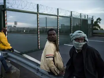 Inmigrantes en el paso de Calais Inmigrantes en el paso de Calais