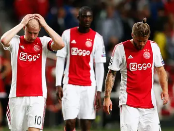 Desolación entre los jugadores del Ajax tras caer eliminados Desolación entre los jugadores del Ajax tras caer eliminados