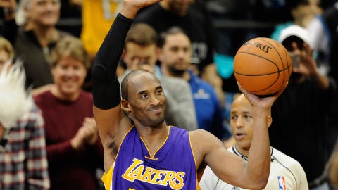 Kobe Bryant, el d&iacute;a que super&oacute; a Michael Jordan en la lista de m&aacute;ximos anotadores hist&oacute;ricos