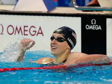Katie Ledecky celebra su victoria en el 200 Katie Ledecky celebra su victoria en el 200