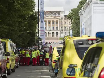Fuerzas de Seguridad esperando instrucciones tras encontrarse un objeto sospechoso Fuerzas de Seguridad esperando instrucciones tras encontrarse un objeto sospechoso