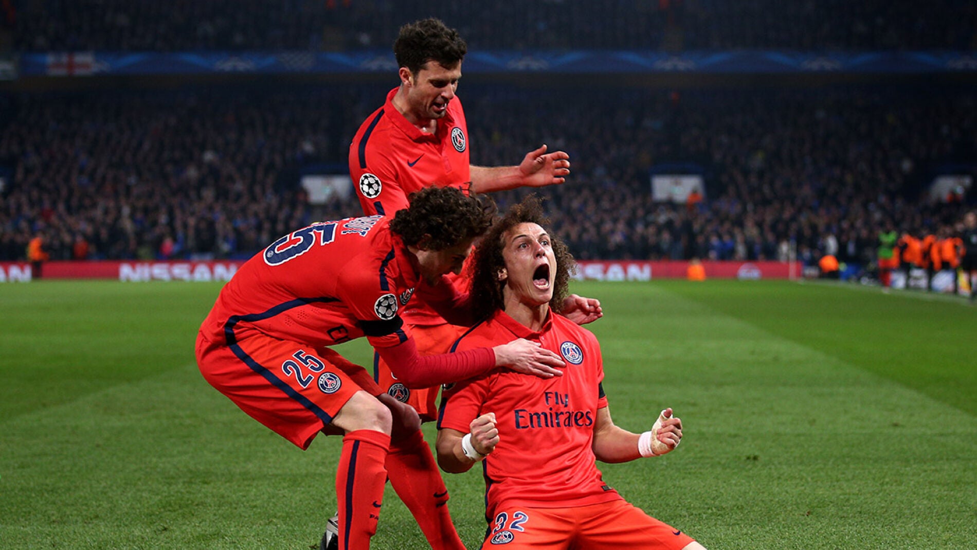 David Luiz celebra su gol contra el Chelsea en la pasada edici&oacute;n de la Champions