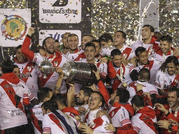 Los jugadores del River Plate celebran su victoria