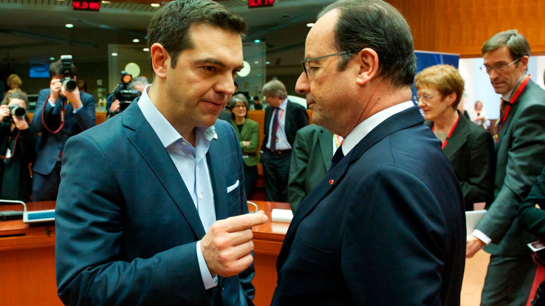 Tsipras y Hollande conversan en Bruselas