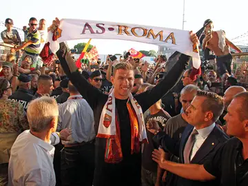 Dzeko, en su llegada a Roma Dzeko, en su llegada a Roma