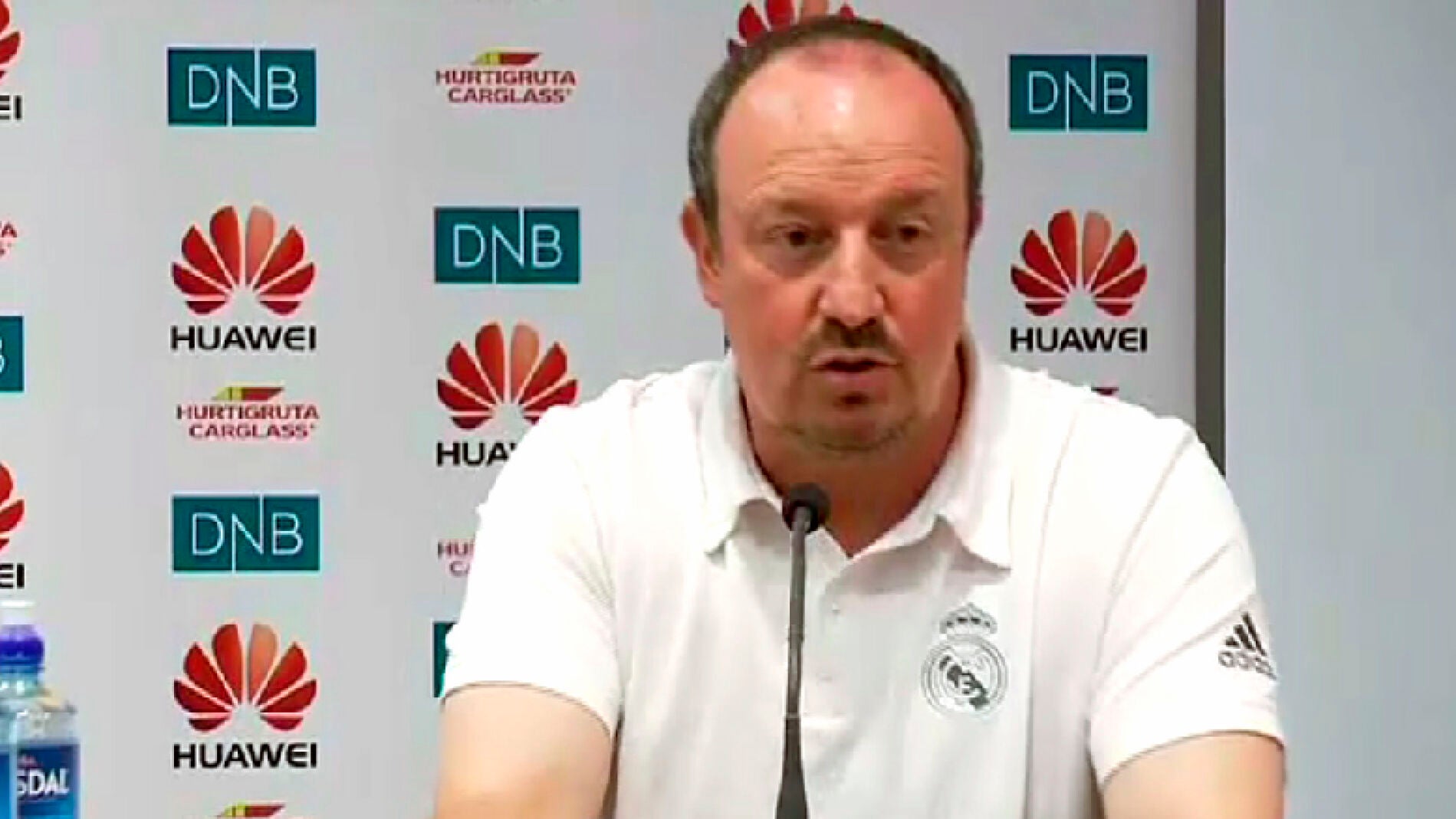 Rafa Ben&iacute;tez, durante rueda de prensa